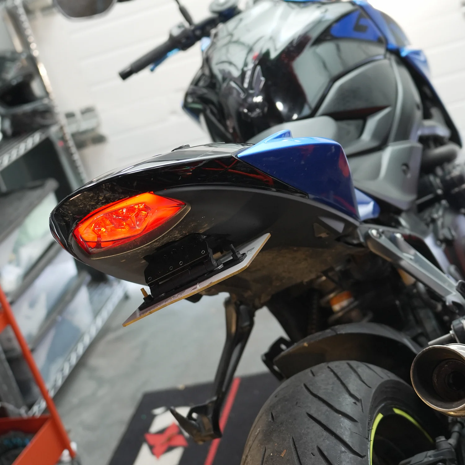 Suzuki GSXS 750 - Image 4