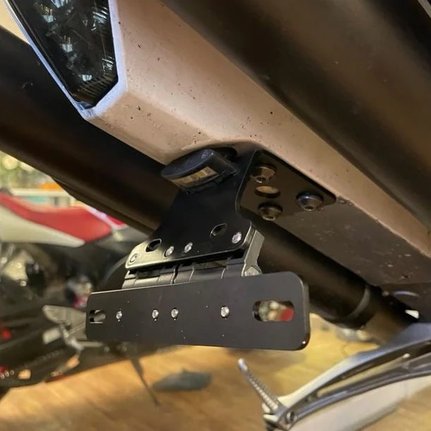 Yamaha R1 - Image 12