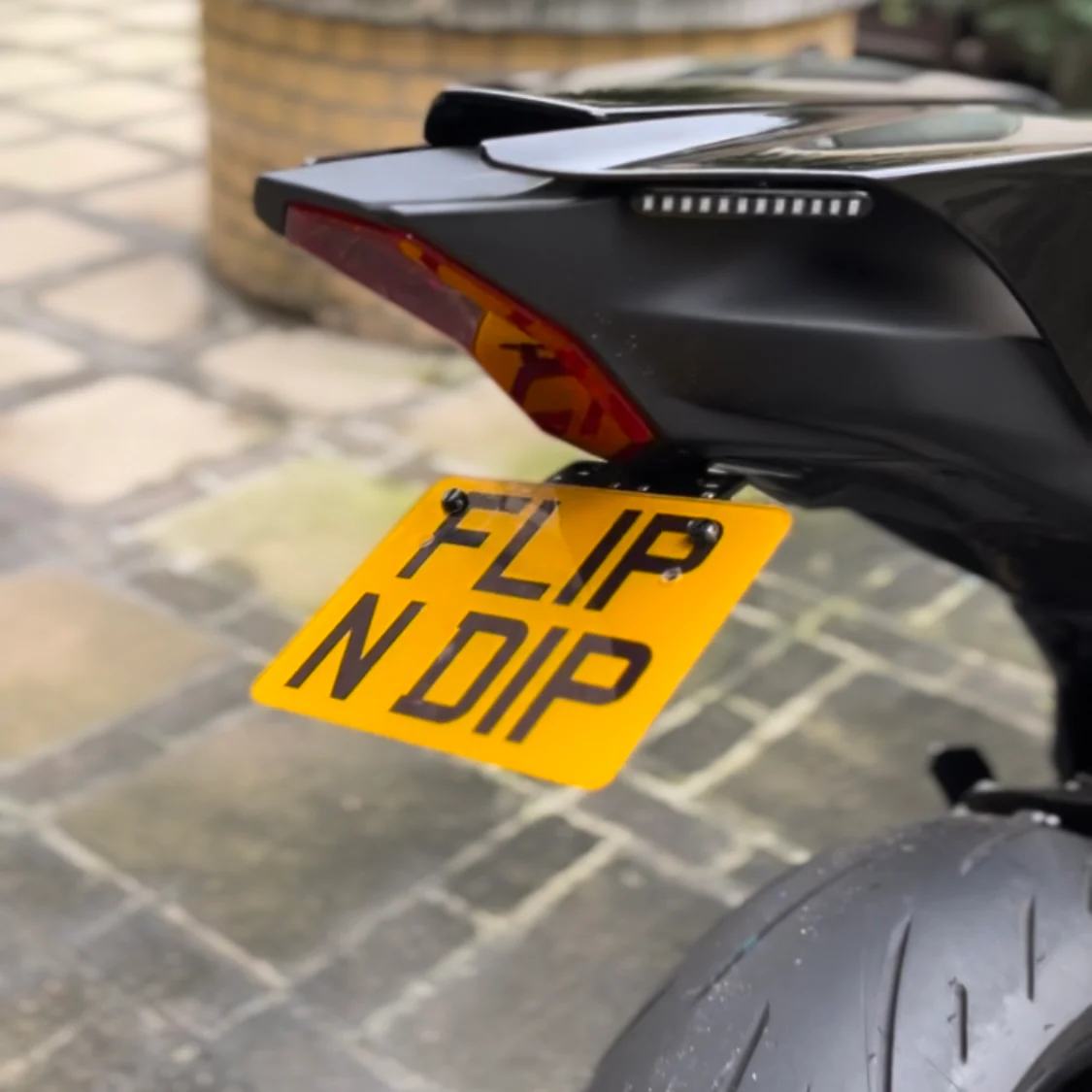 Yamaha R7 - Image 4